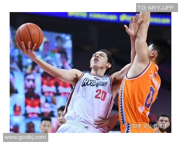 深圳篮球队技术解析:战术创新与球员发展深度剖析 深圳篮球队技术解析:战术创新与球员发展深度剖析